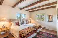 Bedroom Encantada - Spacious and Luxurious Home, Walk to The Plaza