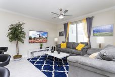 Common Space Gorgeous 4Bd Close to Disney w Pool Champions Gate Resort 1196