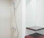 In-room Bathroom 2 Relax And Comfy Studio At Sahid Metropolitan Apartment