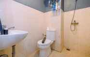 In-room Bathroom 5 Cozy Stay Studio Apartment At Park View Condominium