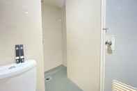 Toilet Kamar Comfortable 2Br Apartment Ac In Living Room At The Jarrdin Cihampelas