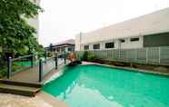 Kolam Renang 3 Great Choice Deluxe Studio Apartment At Capitol Park Residence