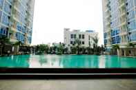 Kolam Renang Great Choice Deluxe Studio Apartment At Capitol Park Residence