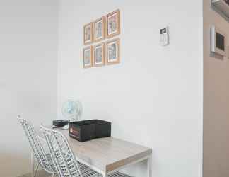 Kamar Tidur 2 Minimalist Studio Room With City View At West Vista Apartment