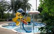 Swimming Pool 7 Best Mordern And Homey 2Br The Mansion Kemayoran Apartment