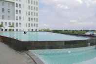 Swimming Pool Modern And Comfy Studio Apartment At Patraland Urbano