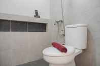 In-room Bathroom Fully Furnished With Elegant Design 2Br Bassura City Apartment