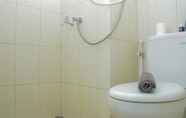 In-room Bathroom 4 Comfort Studio At Springlake Summarecon Apartment