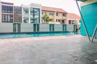 Kolam Renang Scenic And Strategic Studio Amethyst Apartment