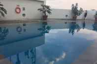 Hồ bơi Spacious 2Br At Braga City Walk Apartment