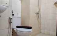 Toilet Kamar 5 Cozy Studio At Vida View Makassar Apartment