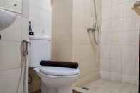 In-room Bathroom Cozy Studio At Vida View Makassar Apartment