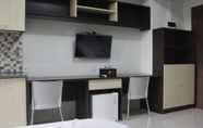 Kamar Tidur 3 Comfy & Well Appointed Studio At Skyland City Jatinangor Apartment