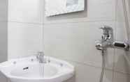 Toilet Kamar 7 Cozy And Chic Studio Room At Gateway Pasteur Apartment