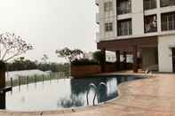 Swimming Pool Comfortable And Homey Studio At Serpong Greenview Apartment