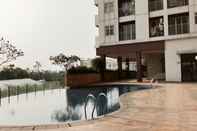 Swimming Pool Comfortable And Homey Studio At Serpong Greenview Apartment