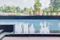 Swimming Pool Minimalist Studio Room At Urbantown Serpong Apartment