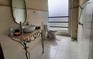 In-room Bathroom 2 Captivating 1-bed Apartment Fully Furnished