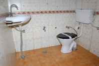 In-room Bathroom Goroomgo Hotel Shivay Kausani