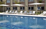 Swimming Pool 7 Days Inn Zarate