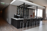 Bar, Kafe dan Lounge Days Inn Zarate