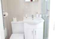 In-room Bathroom Trivelles Rochester