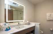 In-room Bathroom 5 Holiday Inn Express & Suites Charlottesville, an IHG Hotel