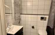 ห้องน้ำภายในห้อง 5 2 rooms apartment in Årsta Stockholm