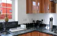 Kamar Tidur 6 Luxury 5 bedroom Serviced Hse Leavesden