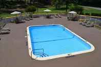 Swimming Pool High Point Arcadia Inn