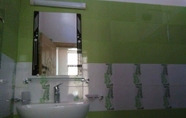 Toilet Kamar 5 New Rose Valley Hotel