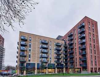 Exterior 2 Stayo Apartments Barking Wharf