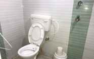 Toilet Kamar 3 Goroomgo Gunjan Puri