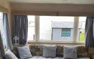 Common Space 5 Lovely 3-bed Caravan in Beautiful North Wales