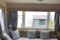 Common Space Lovely 3-bed Caravan in Beautiful North Wales