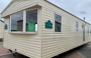 Bên ngoài 2 Lovely 3-bed Caravan in Beautiful North Wales