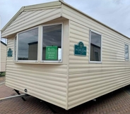 ภายนอกอาคาร 2 Lovely 3-bed Caravan in Beautiful North Wales