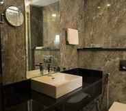 Toilet Kamar 5 Garden City Hotel