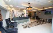 Lobi 3 Comfort Suites Hotel