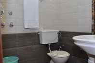 Phòng tắm bên trong Goroomgo Hotel Biswanath Inn Puri