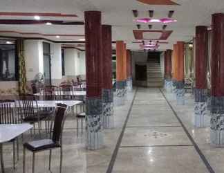 Lobi 2 Nawab Palace Hotel & Restaurant