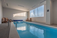 Swimming Pool Microtel Inn & Suites by Wyndham Guadalajara Sur