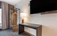 Bedroom 5 Comfort Suites Cottage Grove – Madison