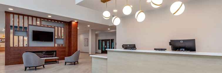 Lobby Comfort Suites Cottage Grove – Madison