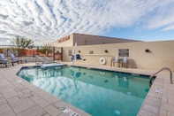 Swimming Pool Comfort Suites Scottsdale Talking Stick Entertainment District