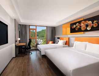 Bedroom 2 Microtel by Wyndham Huangshan Tangkou