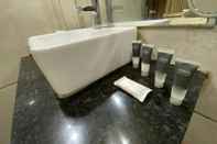 In-room Bathroom Kanishka International