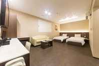 Bedroom Osan Honors Hotel
