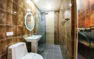 Toilet Kamar 7 Sacheon Island Hotel