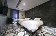 Bedroom 6 Changwon Jinhae Hotel Rian